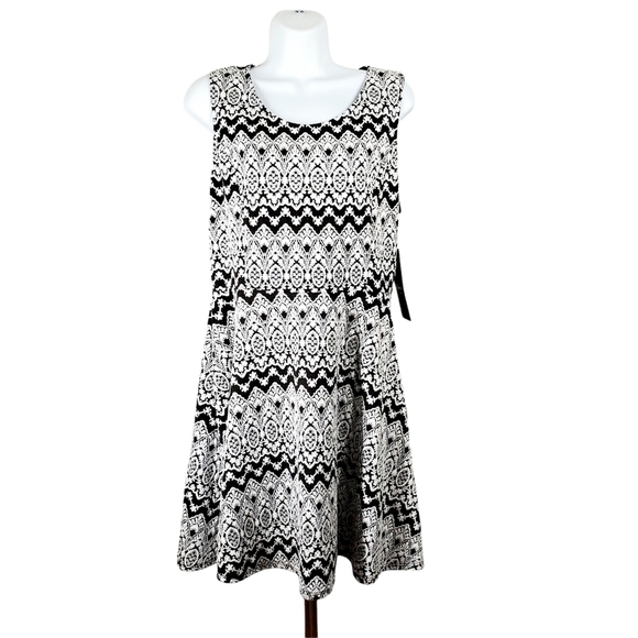 EXPRESSO SLEEVELESS DRESS - Picture 1 of 7